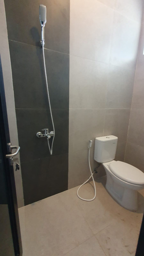 Bathroom 5, Villa Nirwana Batu, Malang