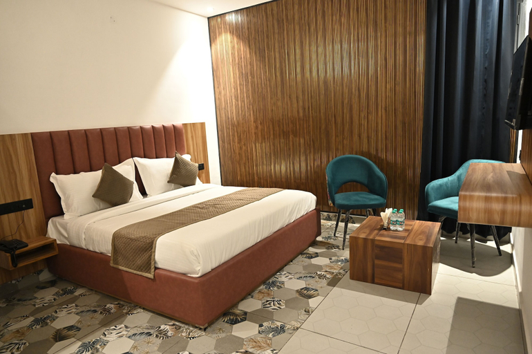 Room 5, Troy Resorts and Wellness, Sahibzada Ajit Singh Nagar