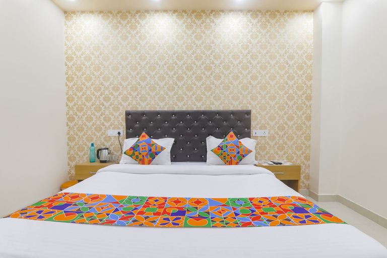Room 3, FabHotel US Inn, Varanasi