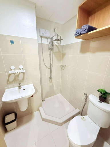Bathroom 5, Shore 2 Tower 1 Staycation, Pasay City