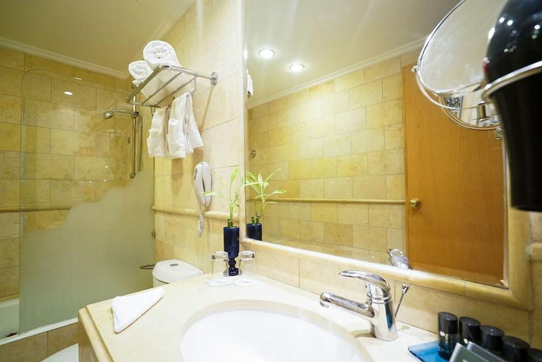 Bathroom 5, Ambassador Hotel, Jerusalem