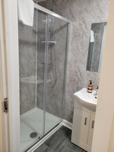 Bathroom 4, Nysdill Accommodation, Norfolk