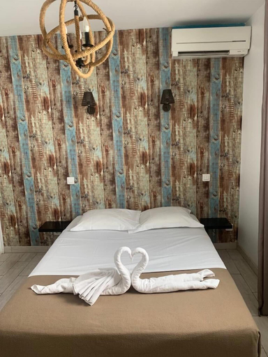 Bedroom 2, Auberge des toques, Alpes-Maritimes