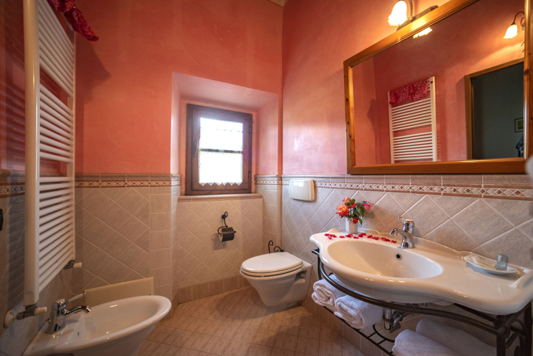 Bathroom, Agriturismo Savernano, Florence