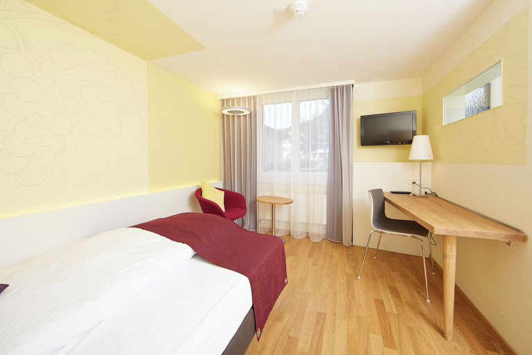 Room 2, Hotel Rebstock - Self-Check-in, Sursee