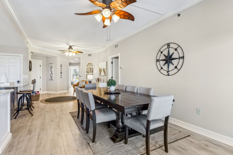 Dining 3, Luxury Private Beachfront Condo w/ Parking Garage & Stunning Views, Nassau