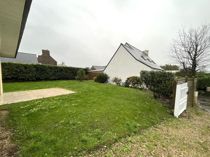3, Apartment in Carantec near Sandy Beaches, Finistère