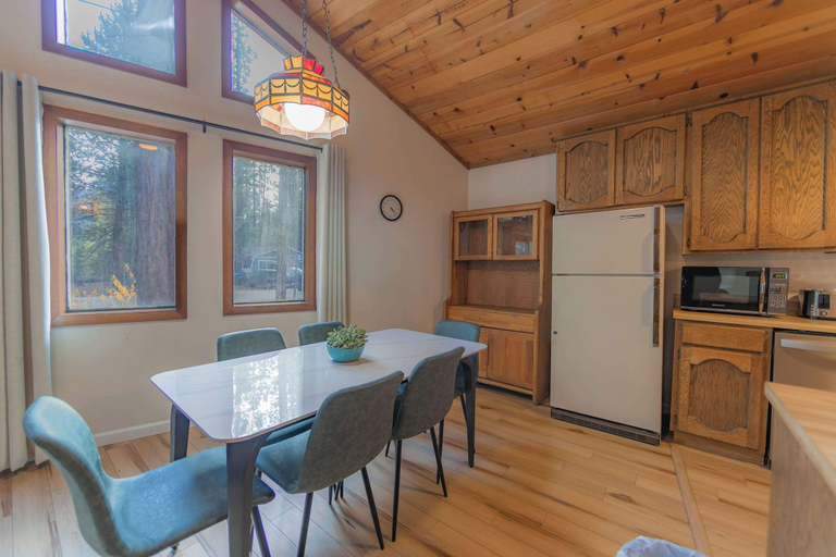 Dining, Oglala Little Lodge - Cabin Getaway, El Dorado