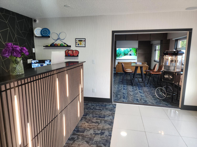 Public Area 2, Inn The Mountains, an Ascend Collection Hotel, Fraser Valley