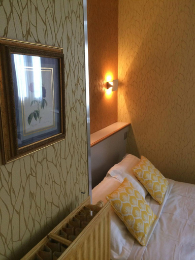 Bedroom 2, Picardy Hotel - Gare du Nord, Paris