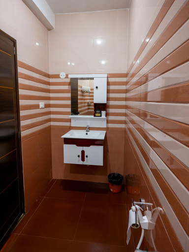 Bathroom 3, Puthooram Ayurvedic Beach Resort, Thiruvananthapuram