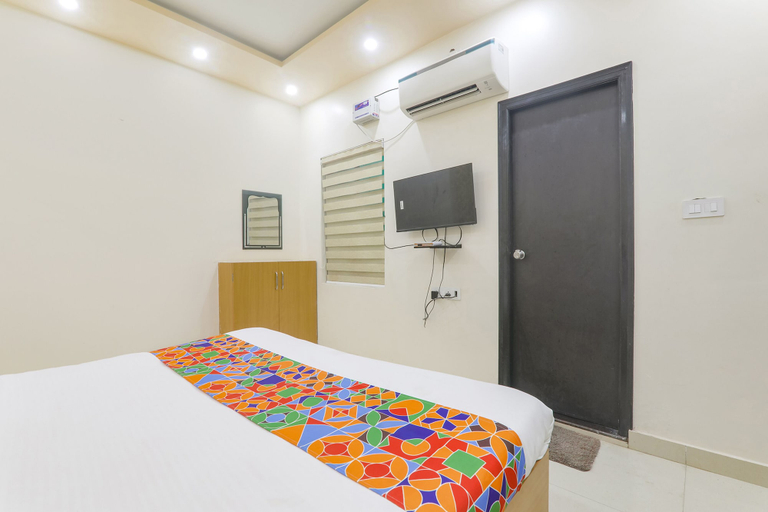 Room 5, FabHotel US Inn, Varanasi