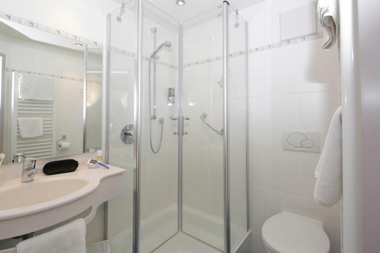 Bathroom 2, Bio Hotel Bayerischer Wirt Augsburg, Augsburg