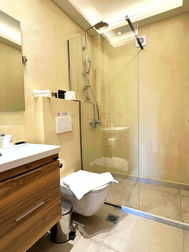 Bathroom 4, 8 Homes, Ionian Islands