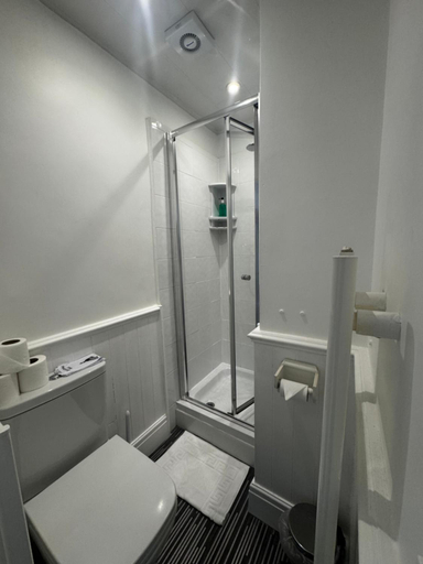 Bathroom 5, Grange Lodge, York