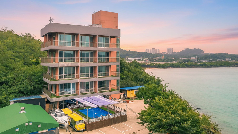 Exterior & Views, Daebudo Green Beach Pension, Hwaseong