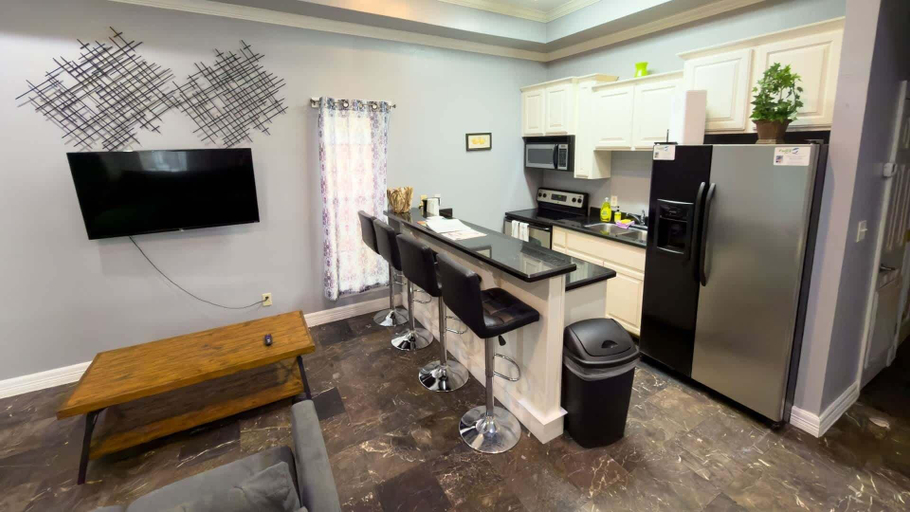 Private kitchen 4, 100 Steps To Beach Great Value Pool 2 Bedroom Apts, Cameron