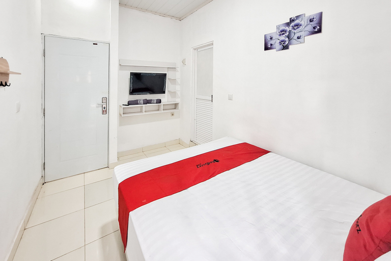 Bedroom 4, RedDoorz @ Hotel Lavender Kertajati, Indramayu