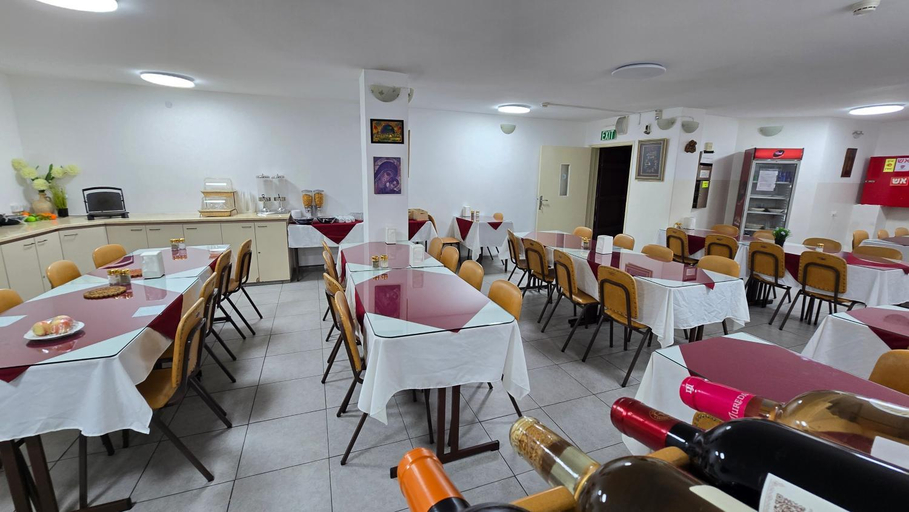 Food & Drinks 4, St-Thomas Home, Jerusalem