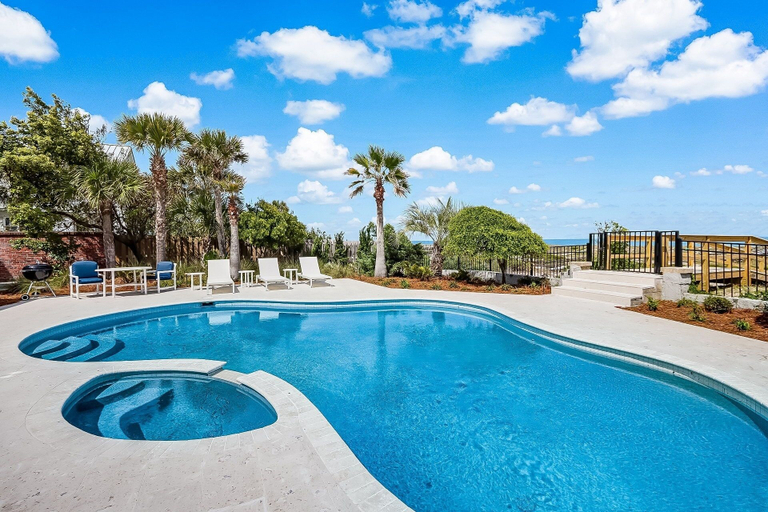 Pool 4, Beachfront Luxury Home w/ Private Pool, Nassau