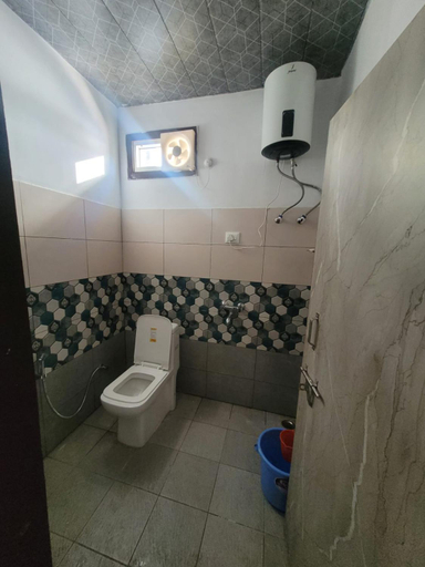 Bathroom 4, DHARAMSHALA inn MUNSYARI, Pithoragarh