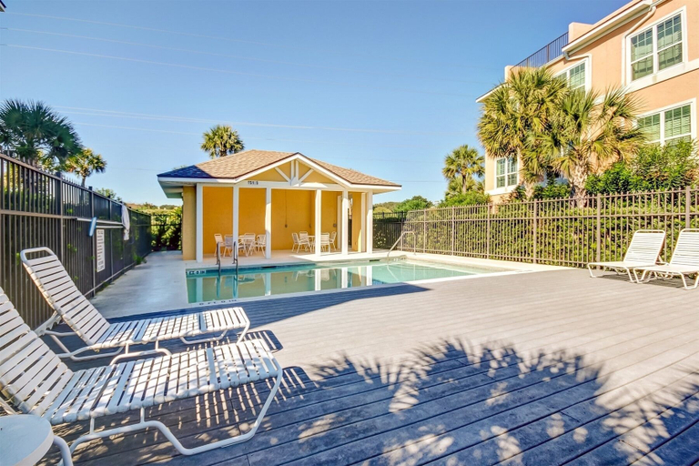 Sport & Beauty 5, Spacious Beachfront 3BR in Amelia Island Sandpiper Loop, Nassau