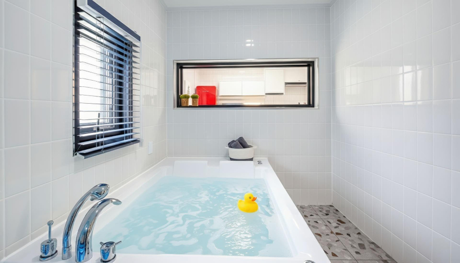 Bathroom, Gosung Shalala Private Pool & Spa Villa, Goseong