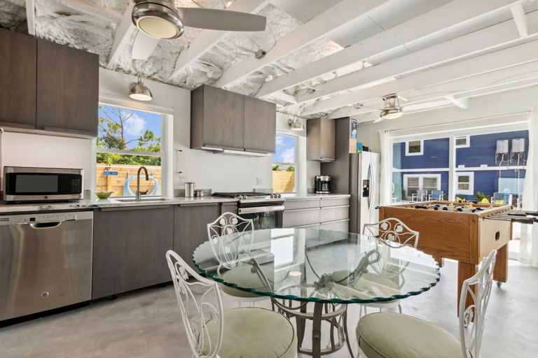Private kitchen 2, Blueberry Dunes Beach Cottage - Pet Friendly - Pool, Nassau