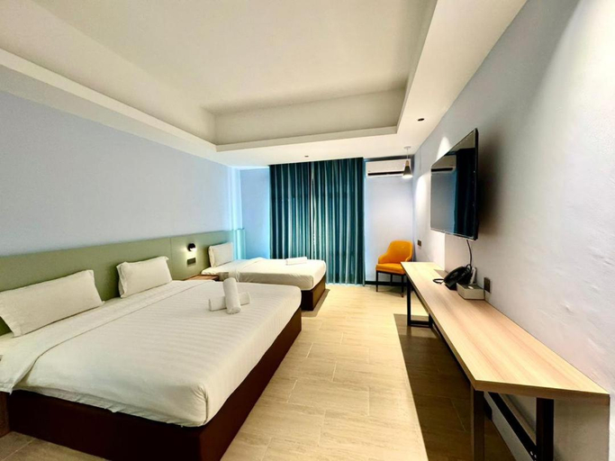 Bedroom 2, Wing Tat Grand Hotel, Semporna
