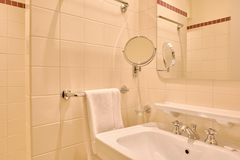 Bathroom 5, Hotel Le Provencal, Var