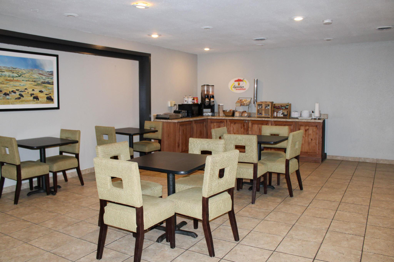 Food & Drinks 5, Super 8 by Wyndham Williston ND, Williams