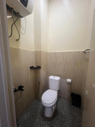 Bathroom 4, De kock Hotel BnB, Bukittinggi