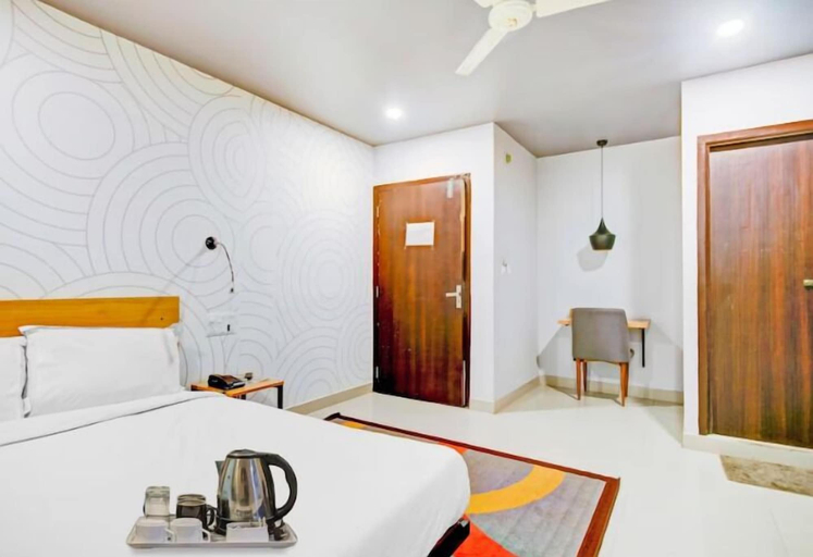 Room 2, Say Volga, Kamrup