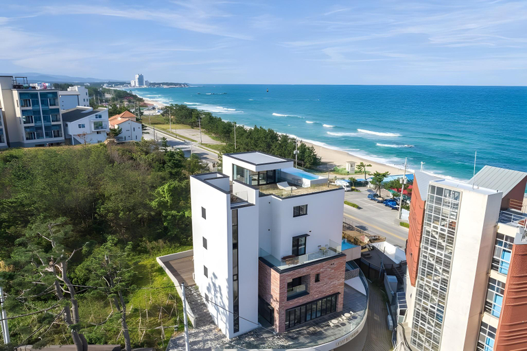 5, Gangneung Dear Wave Pool Villa, Gangneung
