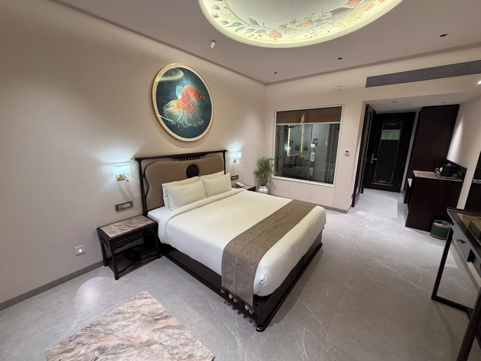Room 4, De Lush Pune, Pune