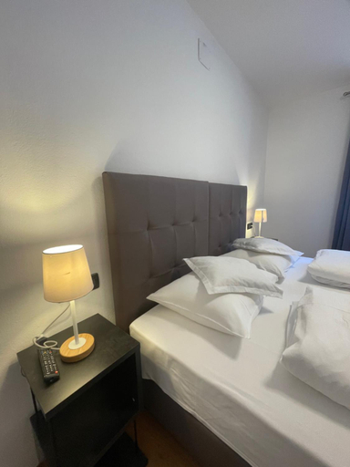 Bedroom 3, Gasthof Majestic, Bolzano