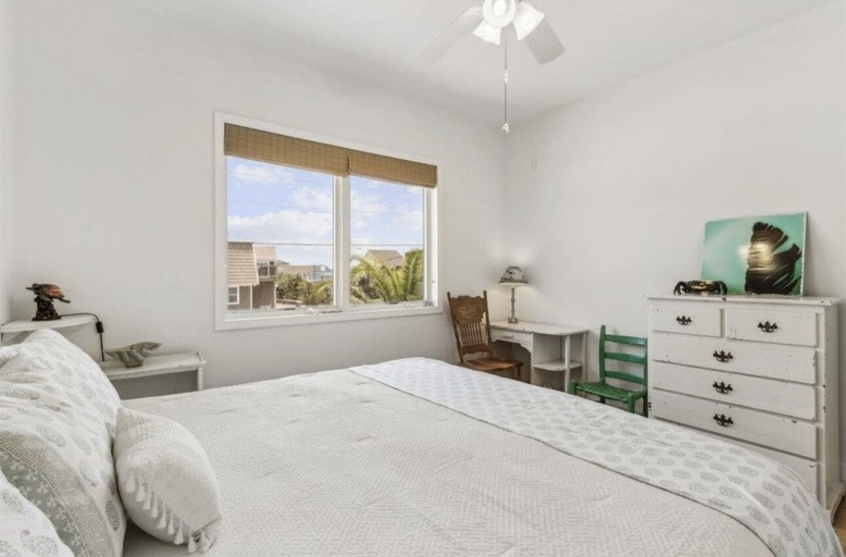 Room 4, Ocean View 3 Bedroom Home - Pet Friendly, Nassau