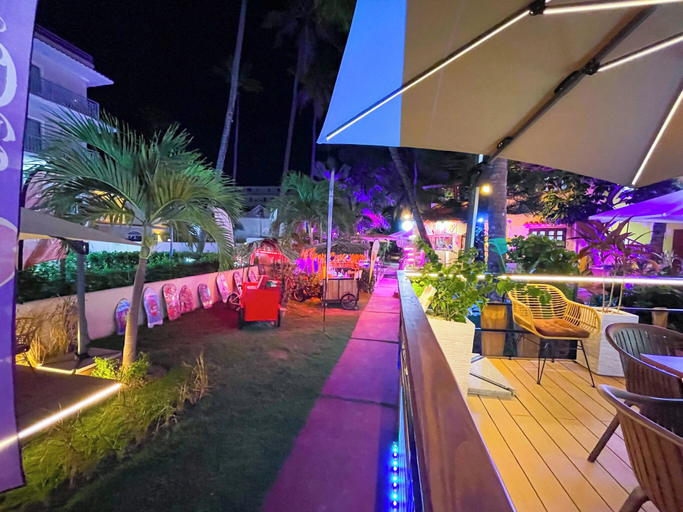 Dining, STUDIOS ROOFTOP POOL & BEACH, Salvaleon de Higuey
