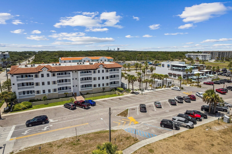 Exterior 4, Luxury Private Beachfront Condo w/ Parking Garage & Stunning Views, Nassau
