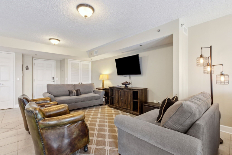Living area 4, Tranquil 1BR Getaway in Fernandina Beach - Ocean View, Nassau