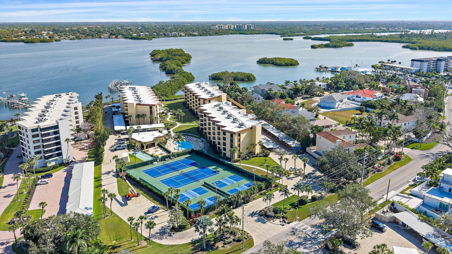 Exterior 2, 'bout Time 2 Bedroom Condo, Sarasota