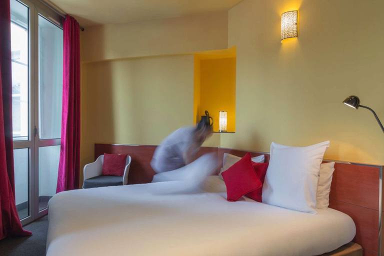 Bedroom 2, Hotel De Gramont, Pyrénées-Atlantiques