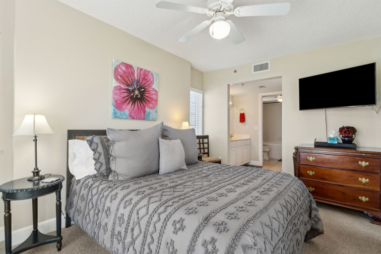 Room 2, Tranquil 1BR Getaway in Fernandina Beach - Ocean View, Nassau