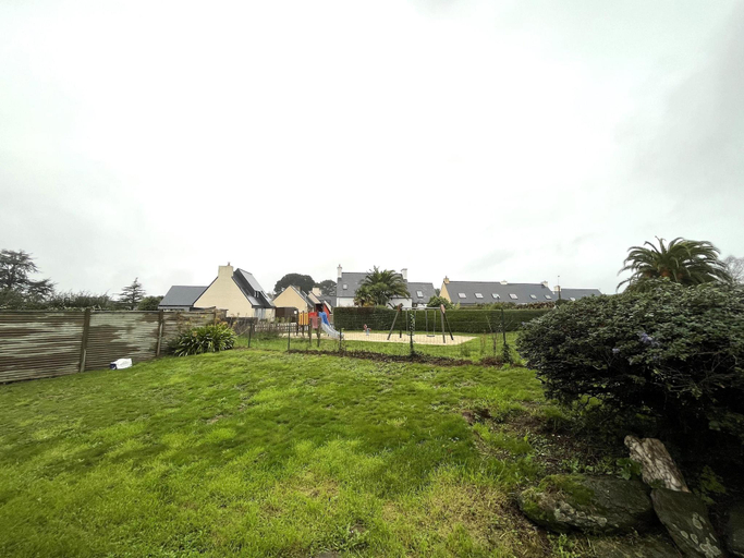 4, Apartment in Carantec near Sandy Beaches, Finistère