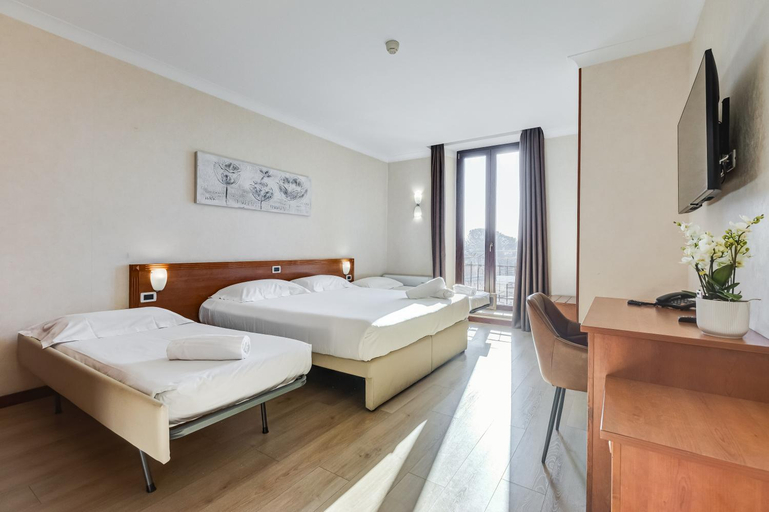 Bedroom 4, Romoli, Rome