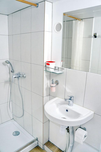 Bathroom 3, Bolshaya Morskaya 7, Sankt-Peterburg gorsovet