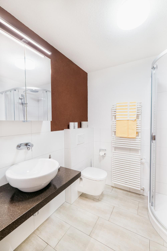 Bathroom 5, Hotel Restaurant Peterle, Breisgau-Hochschwarzwald