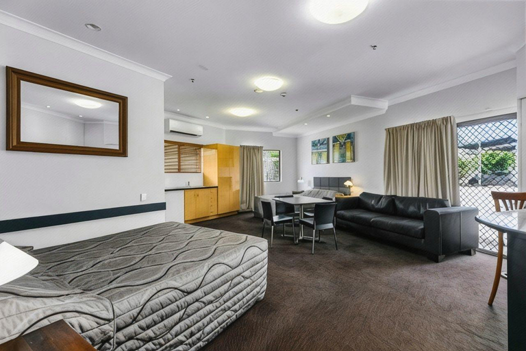 Bedroom 3, Hotel Parklands Calliope, Calliope - Pt A