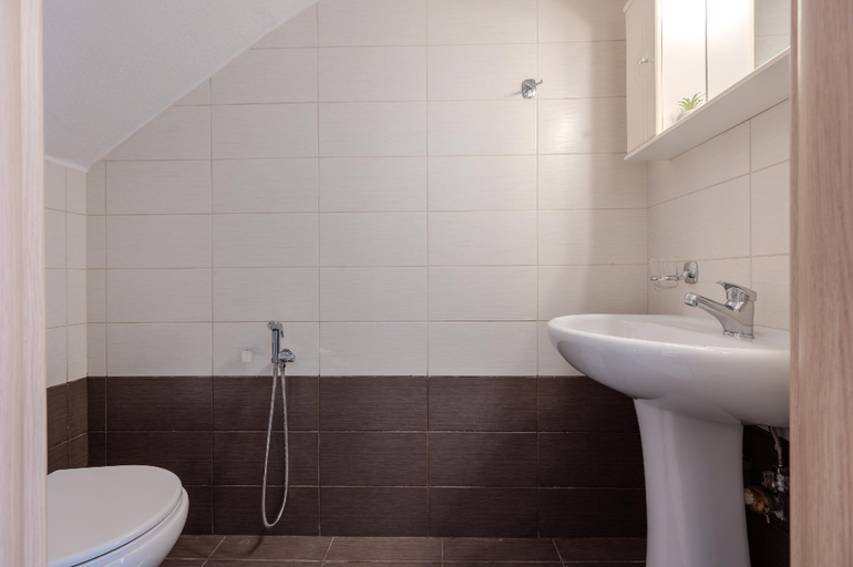 Bathroom 3, Villa Nero, Crete