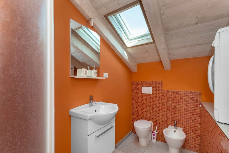 Bathroom 2, Casa a Pollenzo, Cuneo